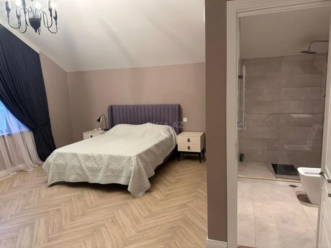 Satılır 5 otaqlı həyət evi 270 m²
