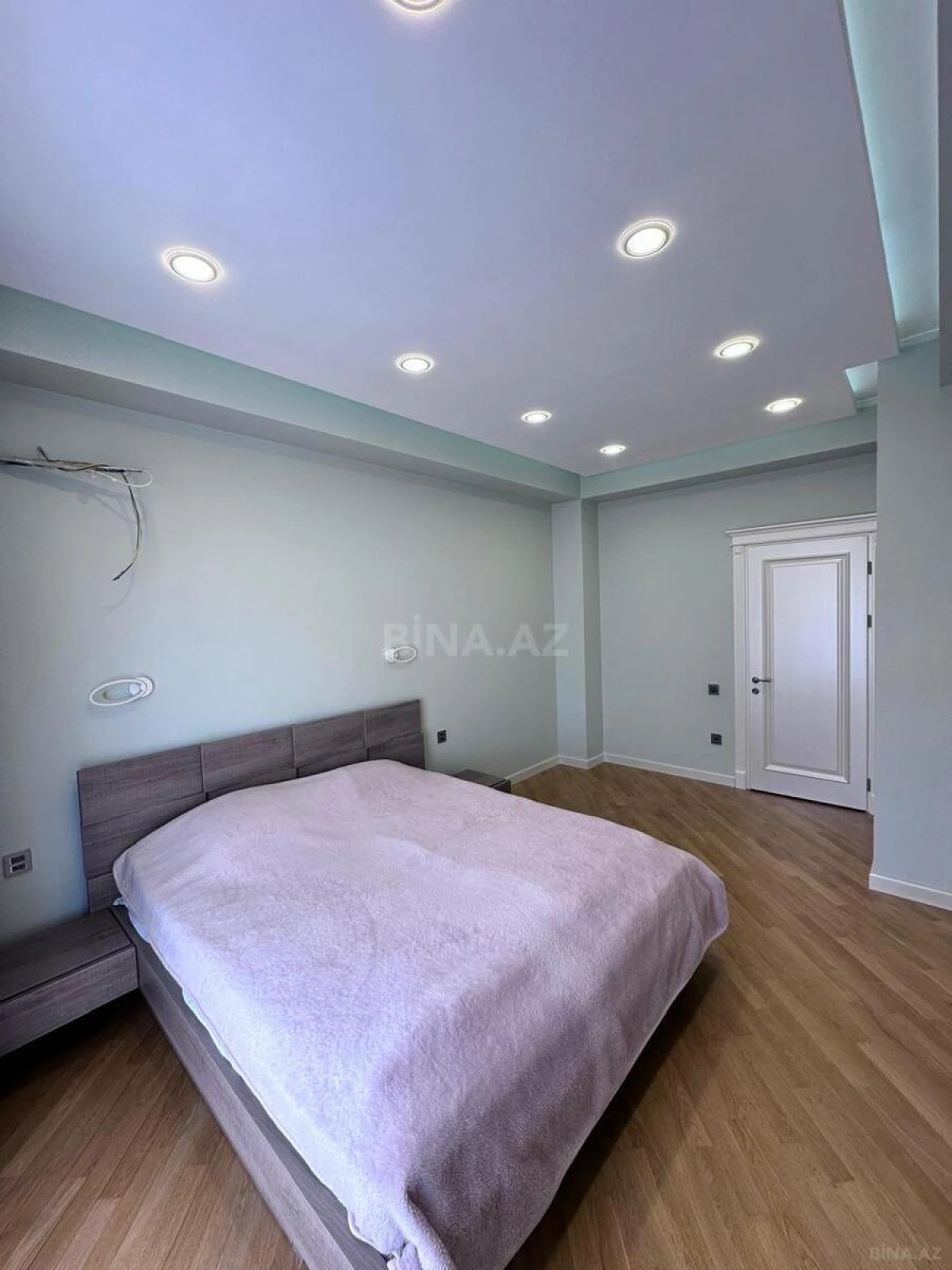Satılır 3 otaqlı mənzil 119 m²