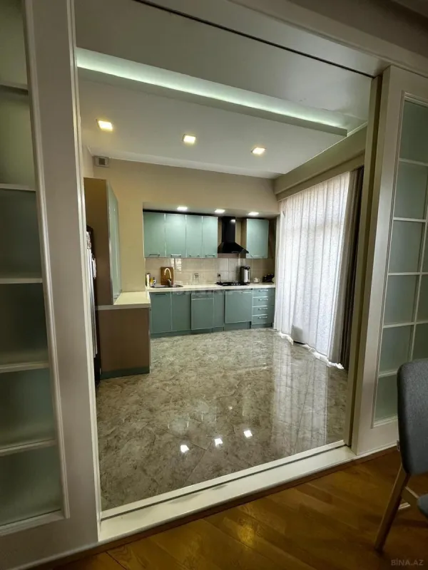 Satılır 3 otaqlı mənzil 119 m²