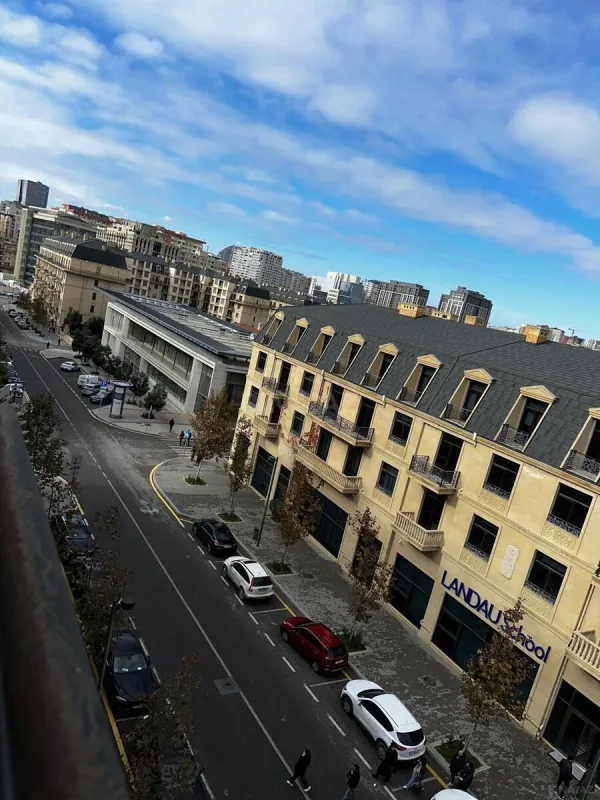 Satılır 3 otaqlı mənzil 119 m²