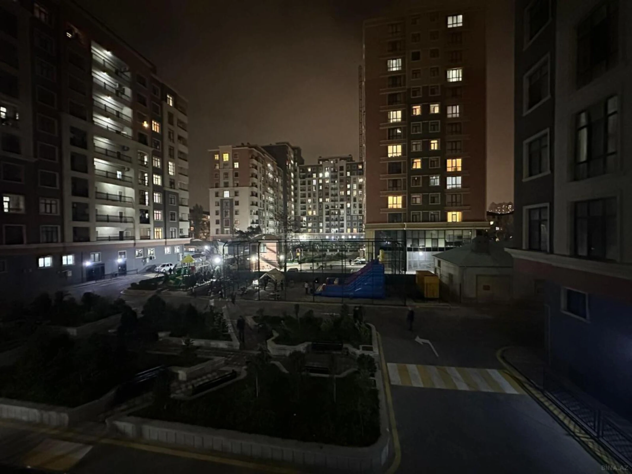 Satılır 3 otaqlı mənzil 115 m²