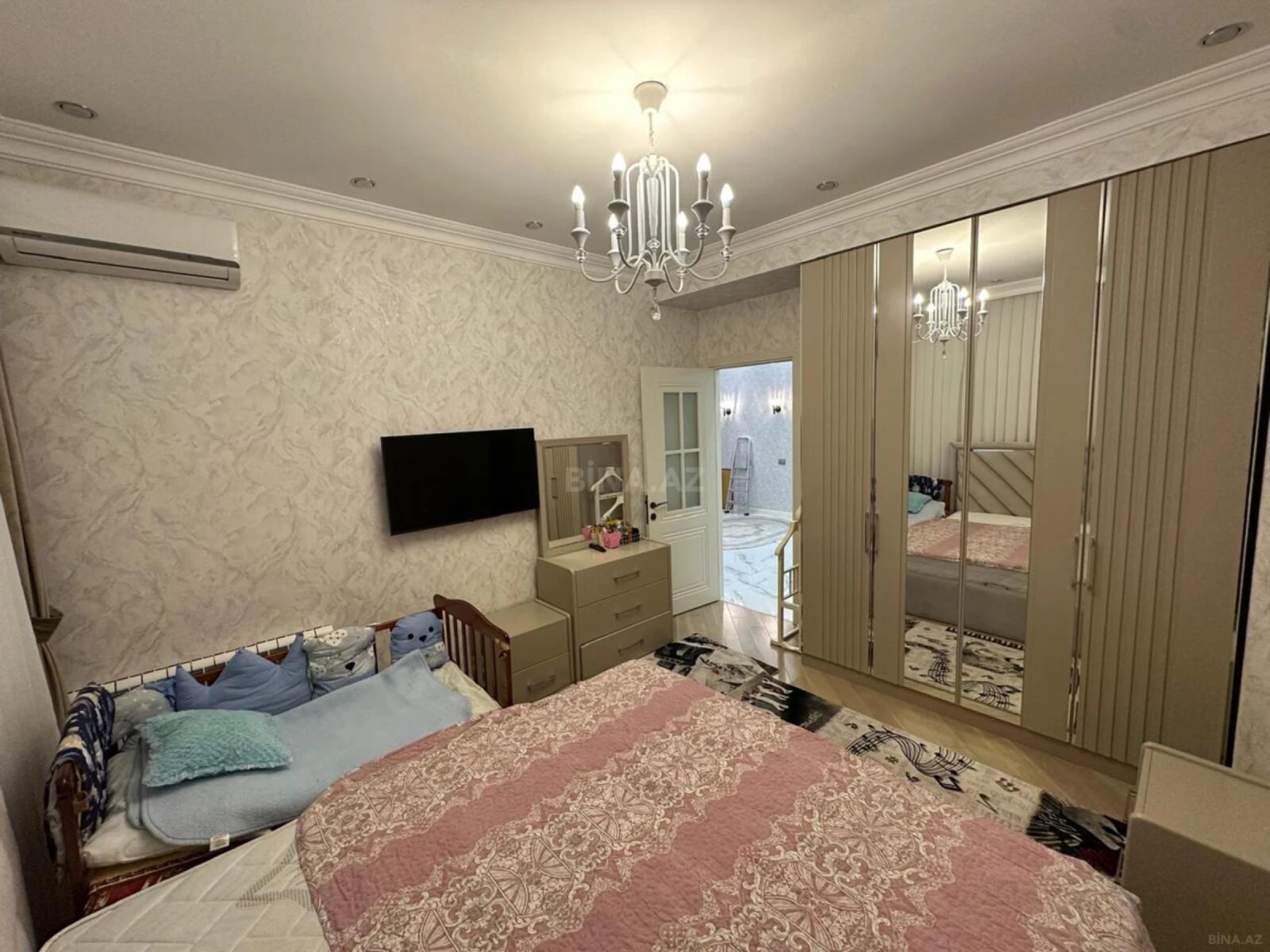 Satılır 3 otaqlı mənzil 115 m²