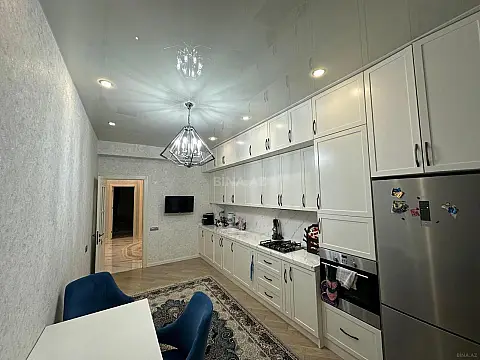 Satılır 3 otaqlı mənzil 115 m²