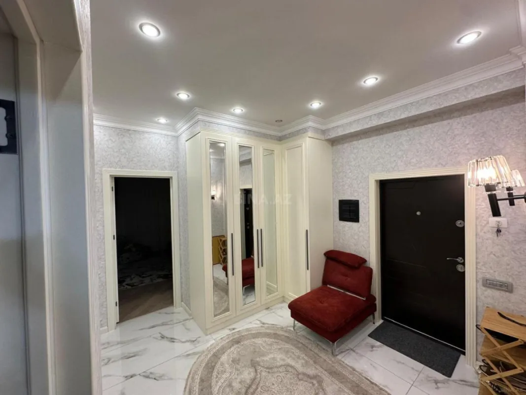 Satılır 3 otaqlı mənzil 115 m²