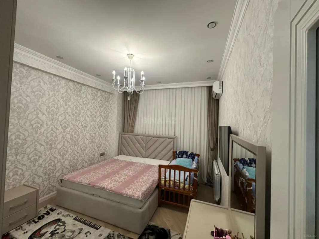 Satılır 3 otaqlı mənzil 115 m²