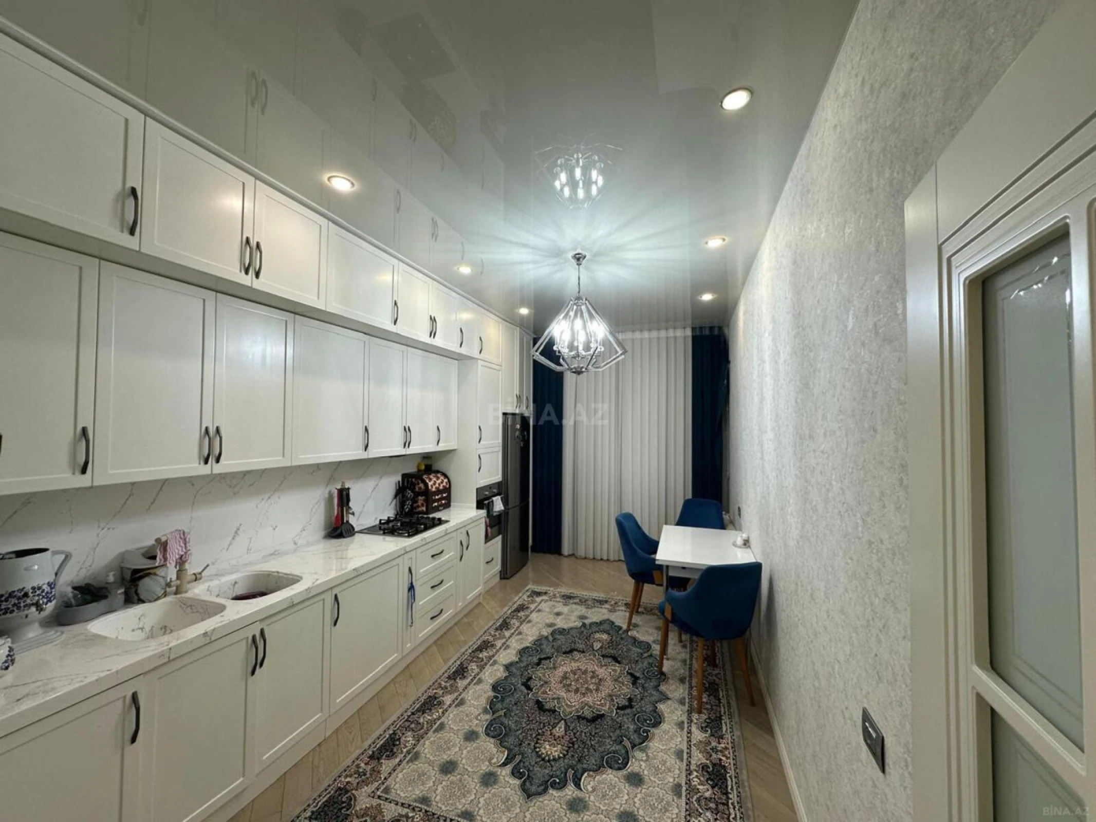 Satılır 3 otaqlı mənzil 115 m²