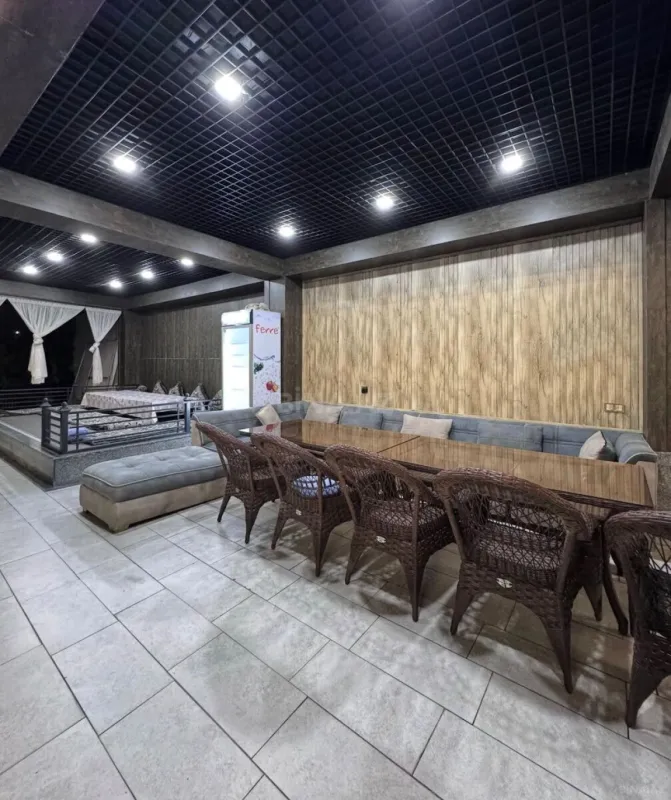 Kirayə verilir 6 otaqlı həyət evi 285 m²