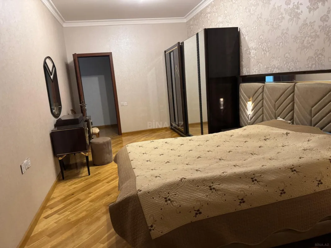 Kirayə verilir 2 otaqlı mənzil 115 m²