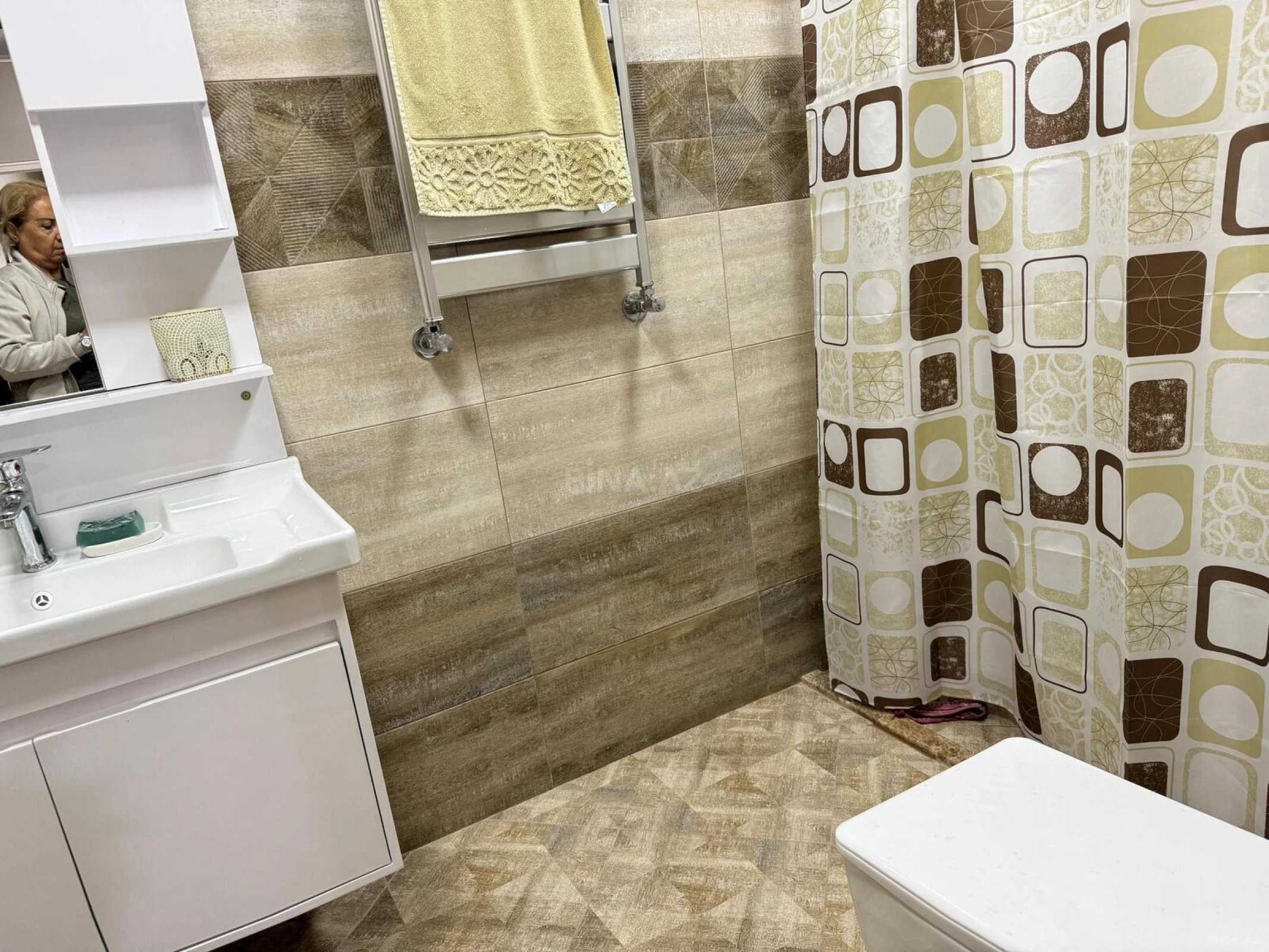 Kirayə verilir 2 otaqlı mənzil 115 m²