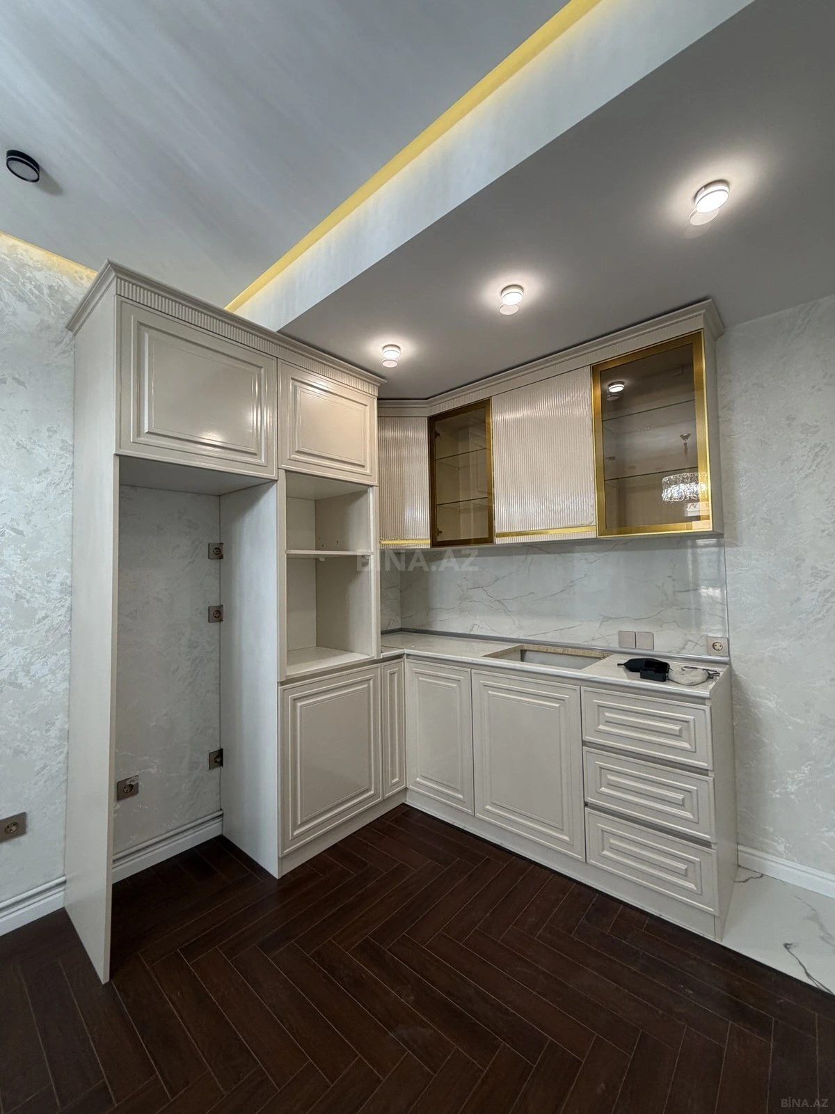 Satılır 2 otaqlı mənzil 66 m²