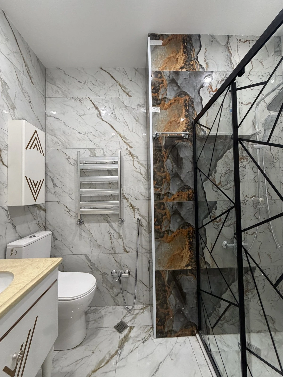 Satılır 2 otaqlı mənzil 66 m²