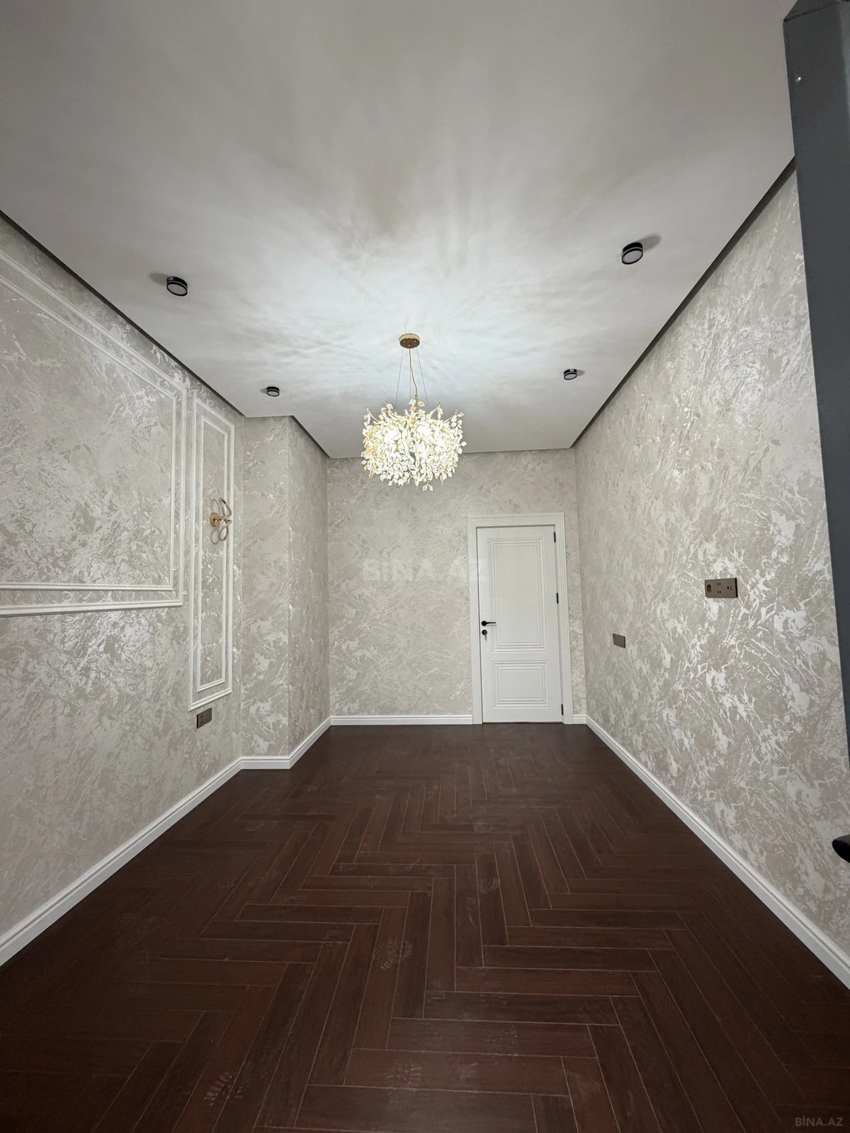 Satılır 2 otaqlı mənzil 66 m²