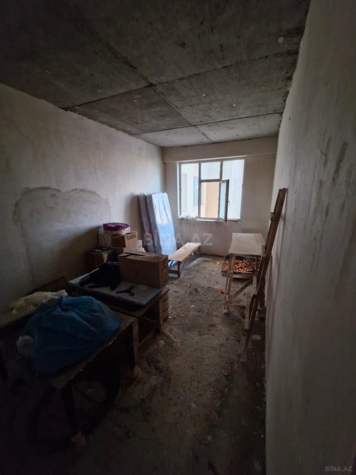 Satılır 4 otaqlı mənzil 140 m²