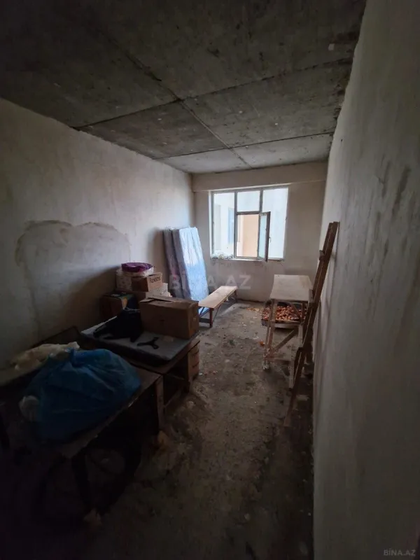 Satılır 4 otaqlı mənzil 140 m²