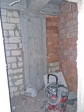 Satılır 4 otaqlı mənzil 140 m²