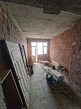Satılır 4 otaqlı mənzil 140 m²