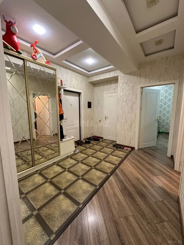 Satılır 2 otaqlı mənzil 84 m²
