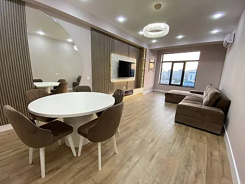 Kirayə verilir 2 otaqlı mənzil 80 m²