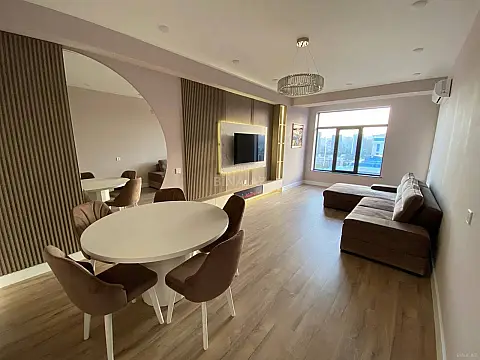 Kirayə verilir 2 otaqlı mənzil 80 m²