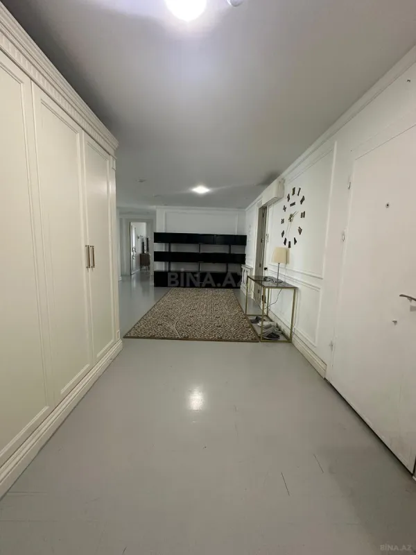 Kirayə verilir 4 otaqlı mənzil 268 m²