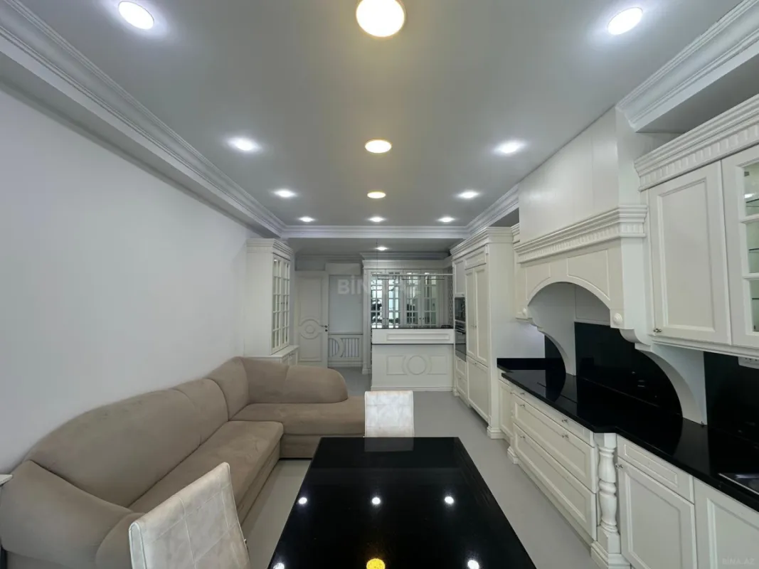 Kirayə verilir 4 otaqlı mənzil 268 m²