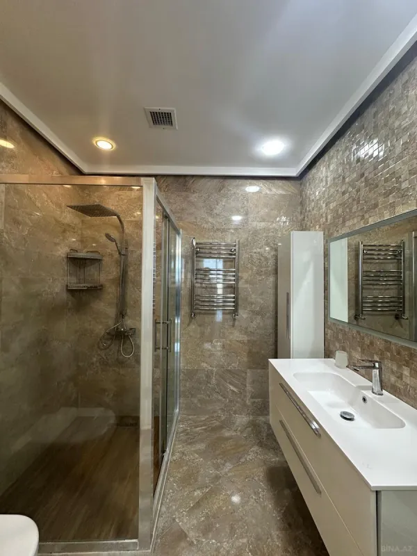 Kirayə verilir 4 otaqlı mənzil 268 m²