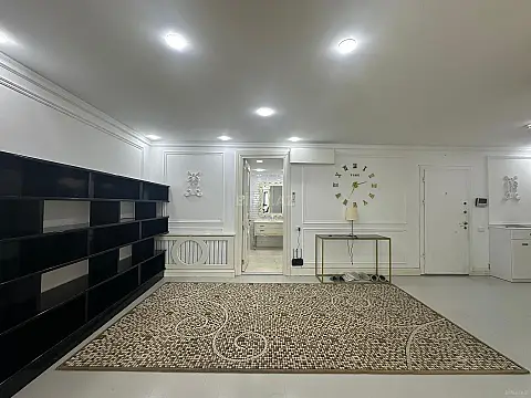 Kirayə verilir 4 otaqlı mənzil 268 m²