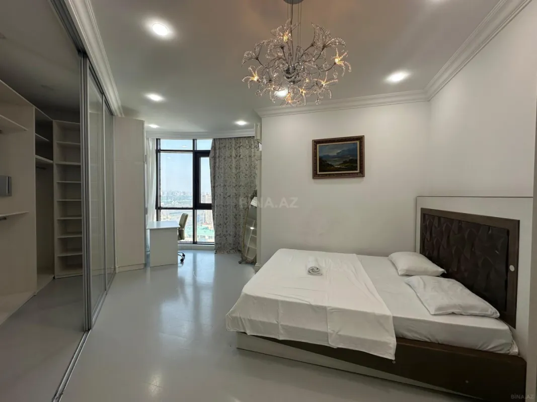 Kirayə verilir 4 otaqlı mənzil 268 m²