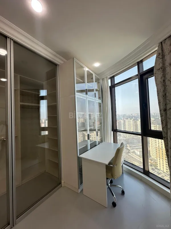 Kirayə verilir 4 otaqlı mənzil 268 m²