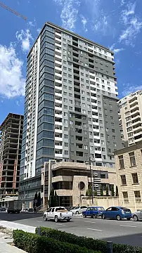 Satılır 2 otaqlı mənzil 76 m²