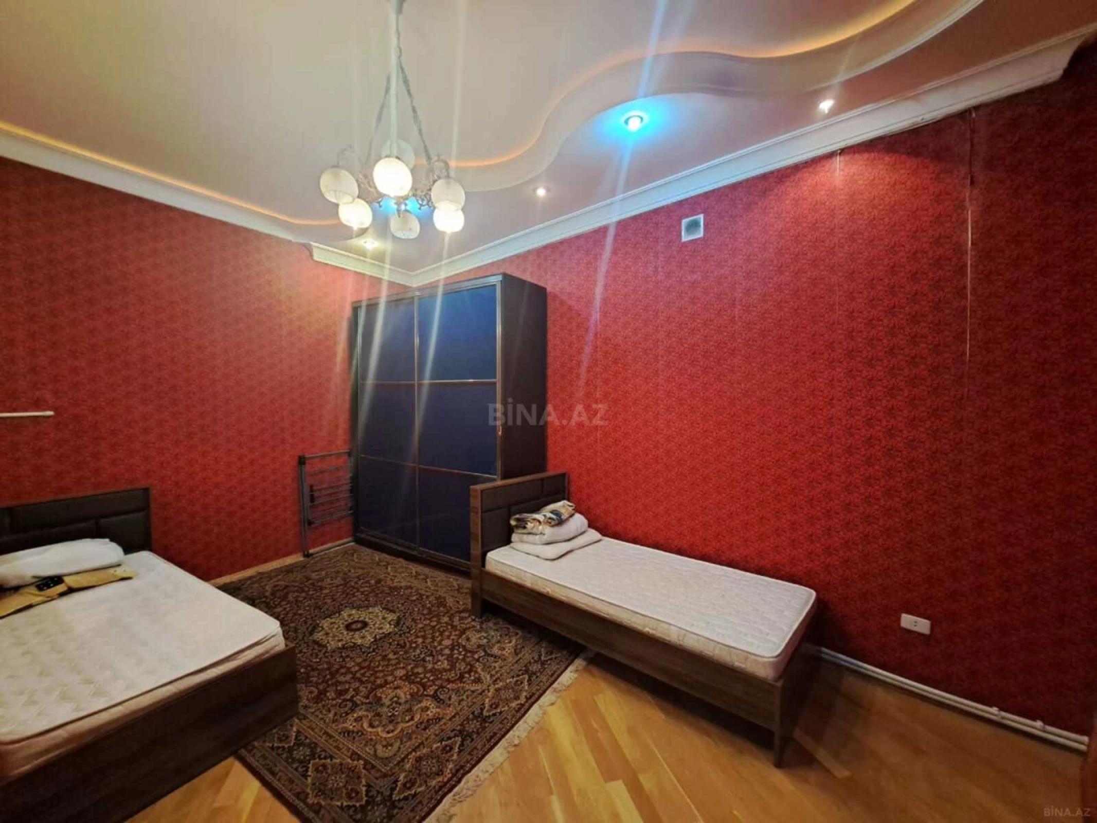 Kirayə verilir 4 otaqlı mənzil 160 m²