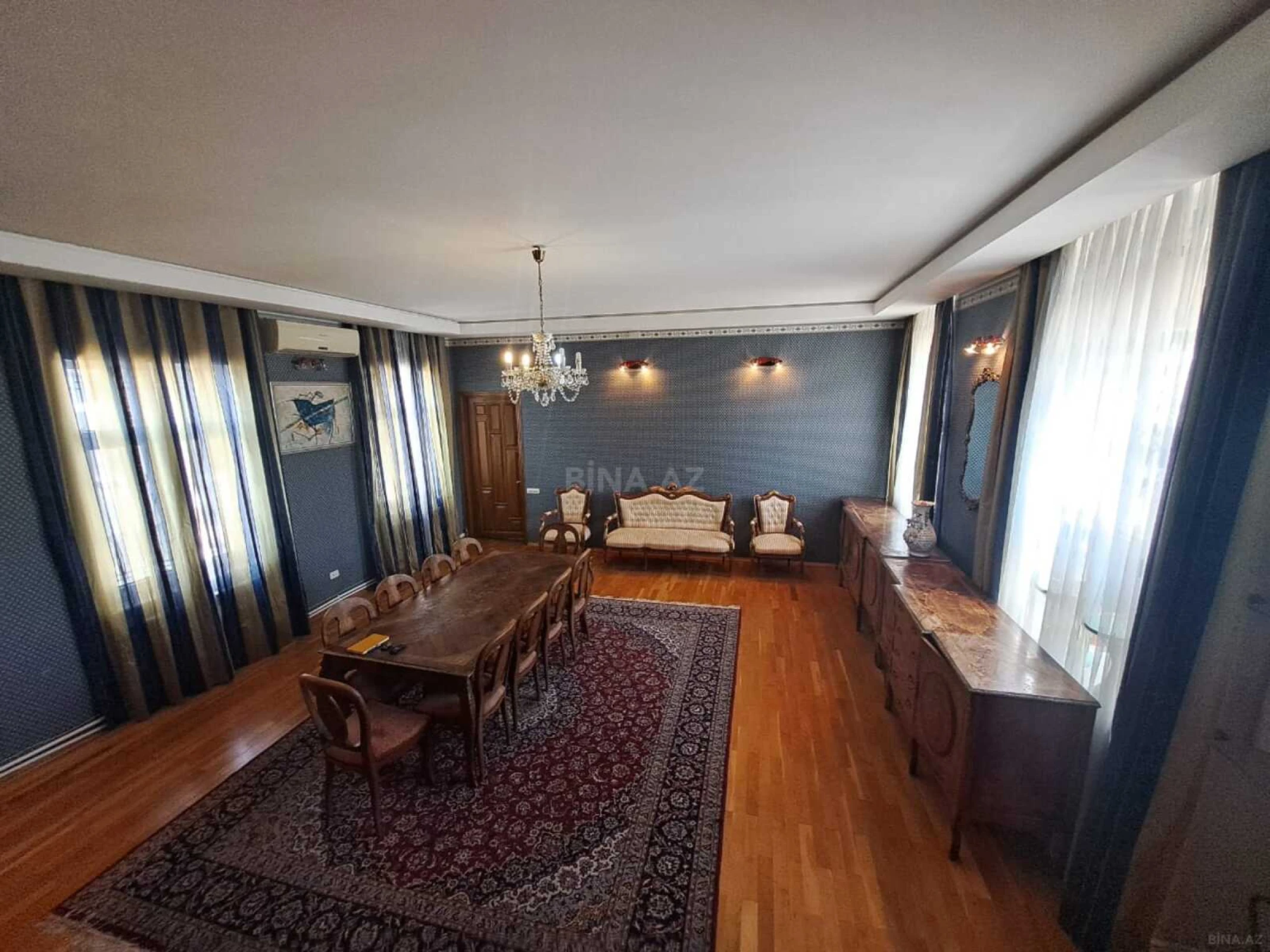 Kirayə verilir 4 otaqlı mənzil 160 m²