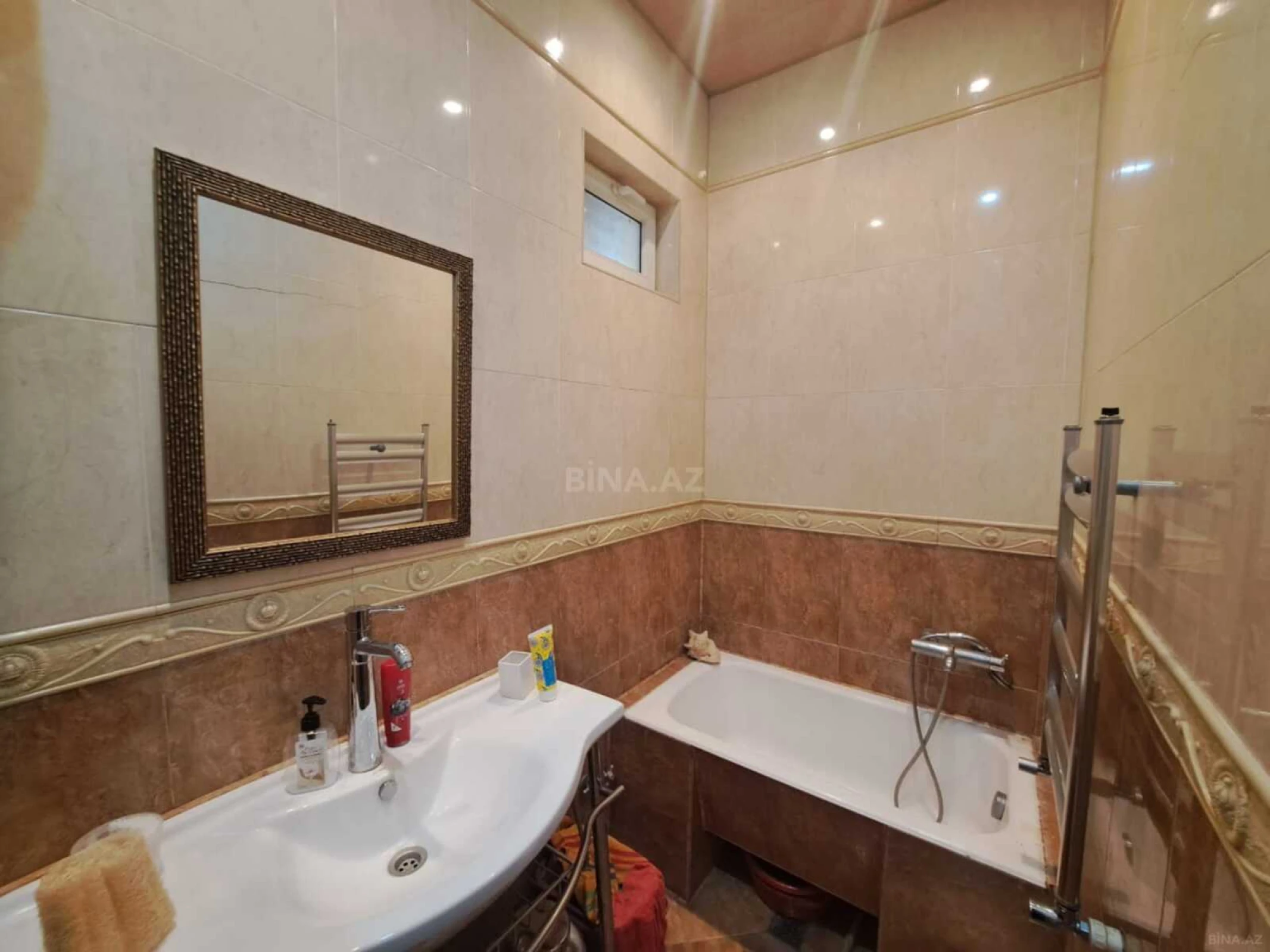 Kirayə verilir 4 otaqlı mənzil 160 m²
