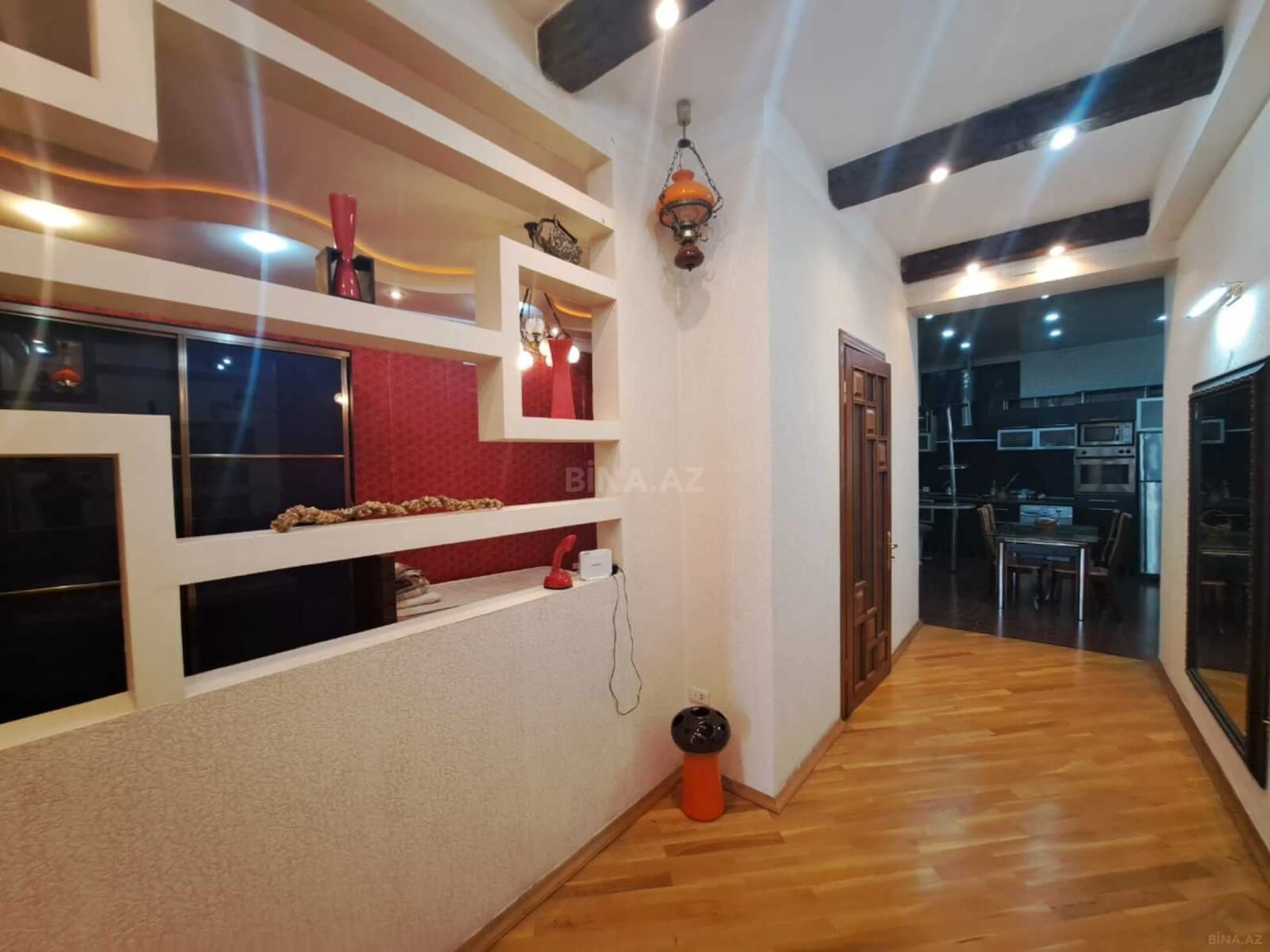 Kirayə verilir 4 otaqlı mənzil 160 m²