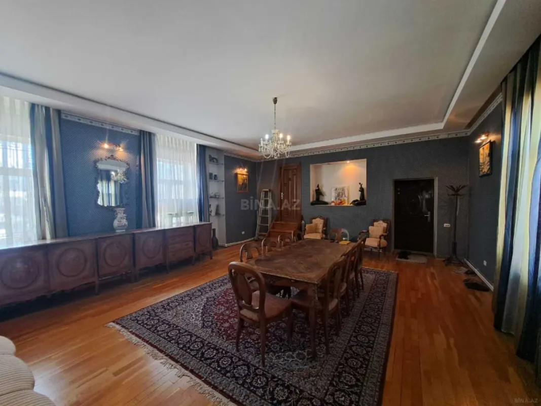 Kirayə verilir 4 otaqlı mənzil 160 m²