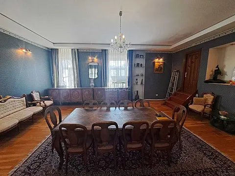 Kirayə verilir 4 otaqlı mənzil 160 m²