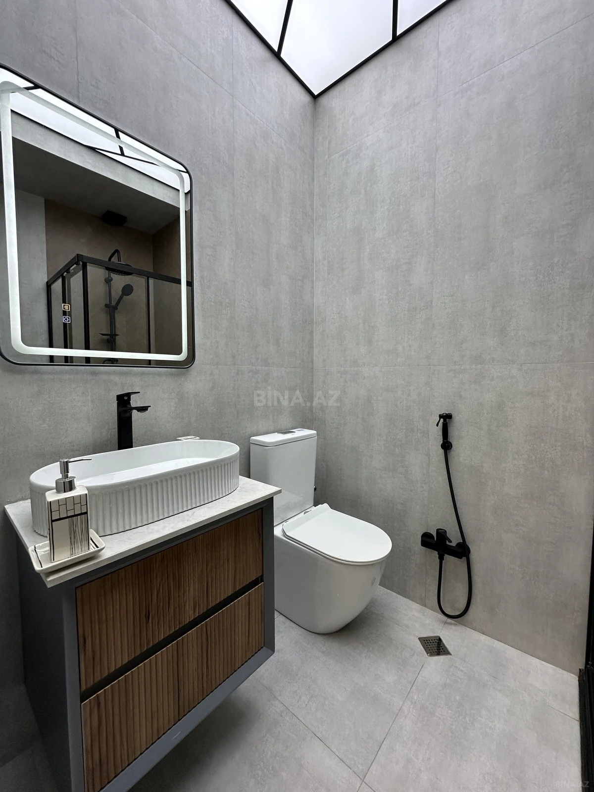 Satılır 2 otaqlı mənzil 55 m²