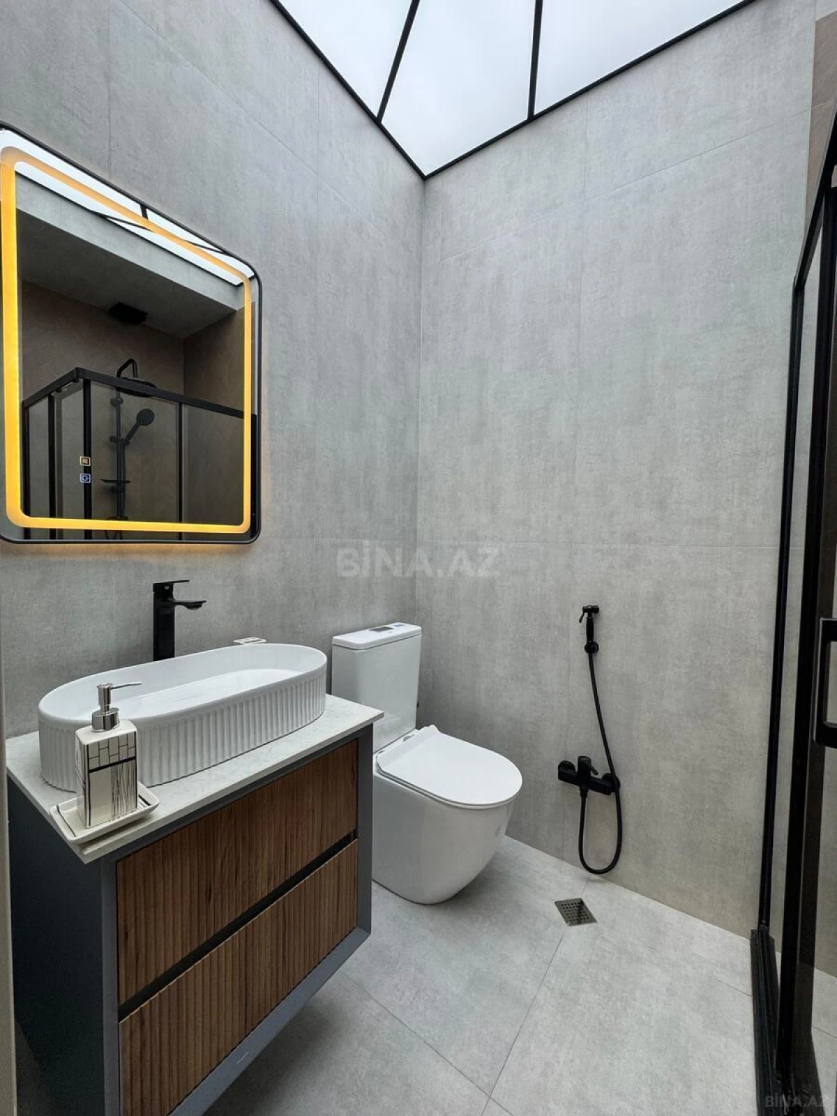 Satılır 2 otaqlı mənzil 55 m²