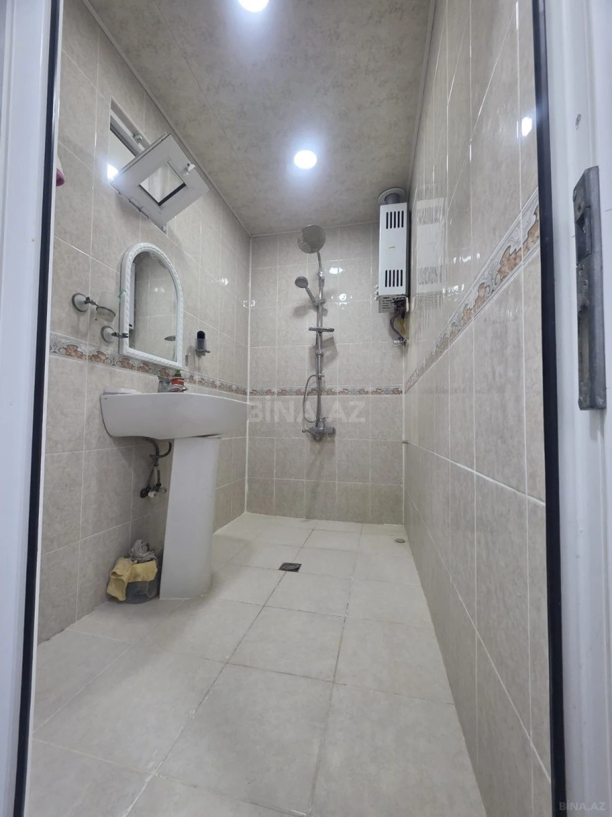 Satılır 2 otaqlı mənzil 65 m²