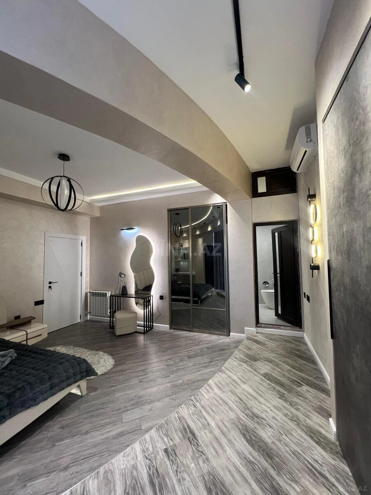 Satılır 3 otaqlı mənzil 464 m²
