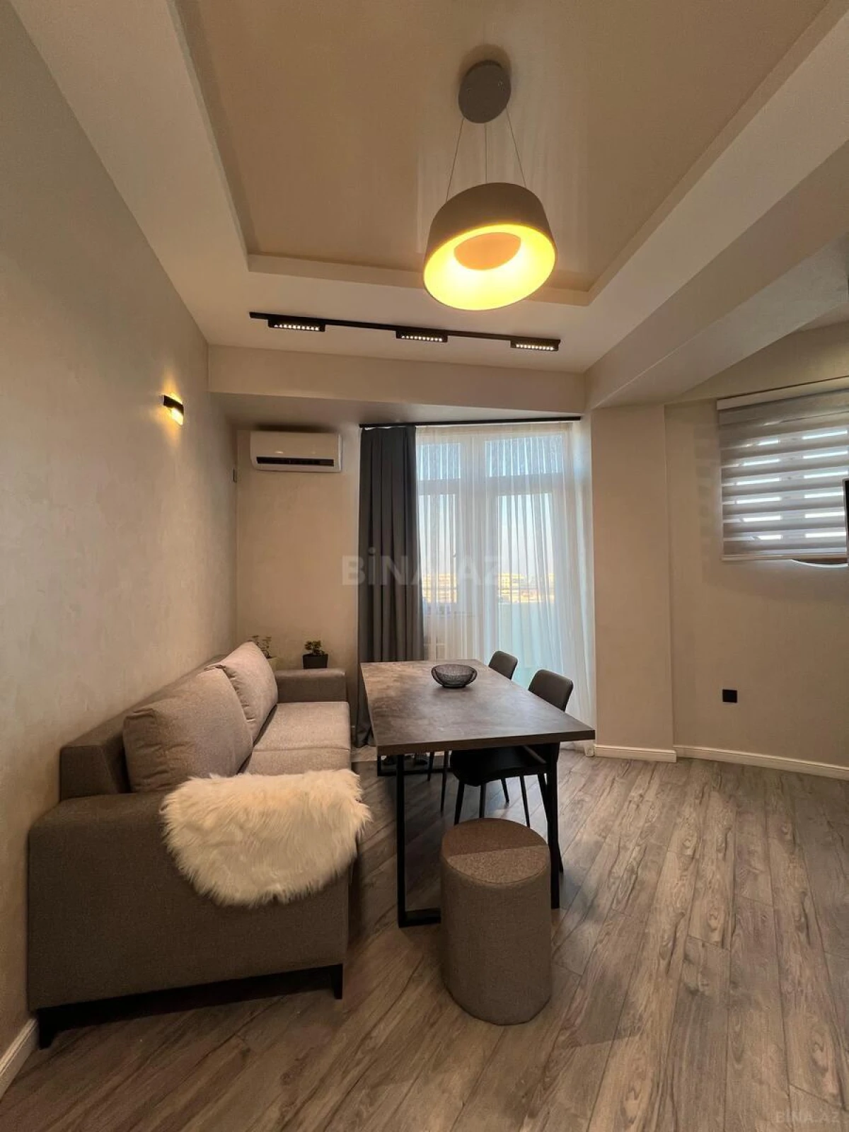 Satılır 3 otaqlı mənzil 464 m²