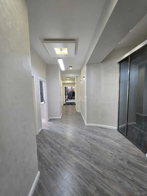 Satılır 3 otaqlı mənzil 464 m²