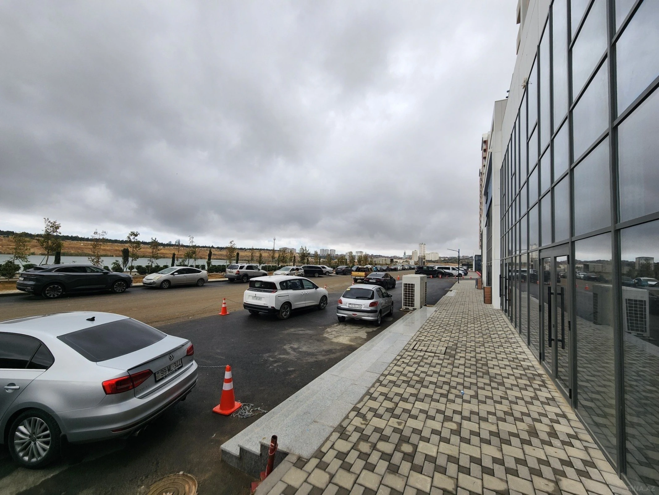 Kirayə verilir obyekt 380 m²