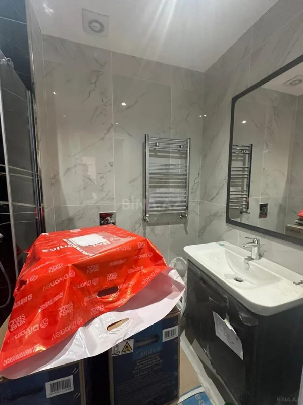 Satılır 4 otaqlı mənzil 120 m²