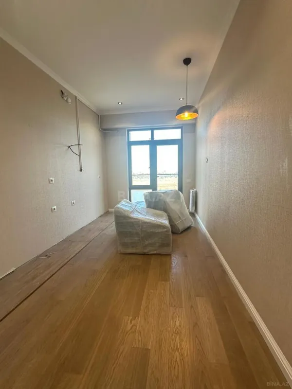 Satılır 4 otaqlı mənzil 120 m²