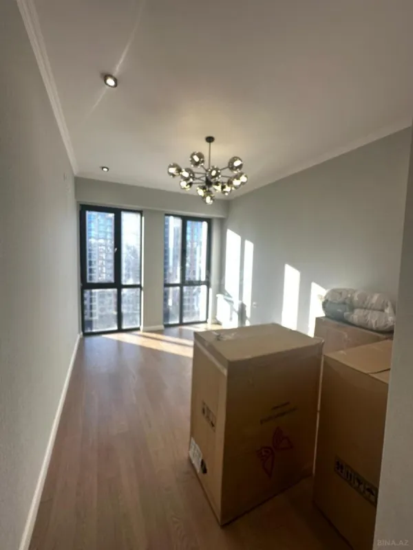 Satılır 4 otaqlı mənzil 120 m²