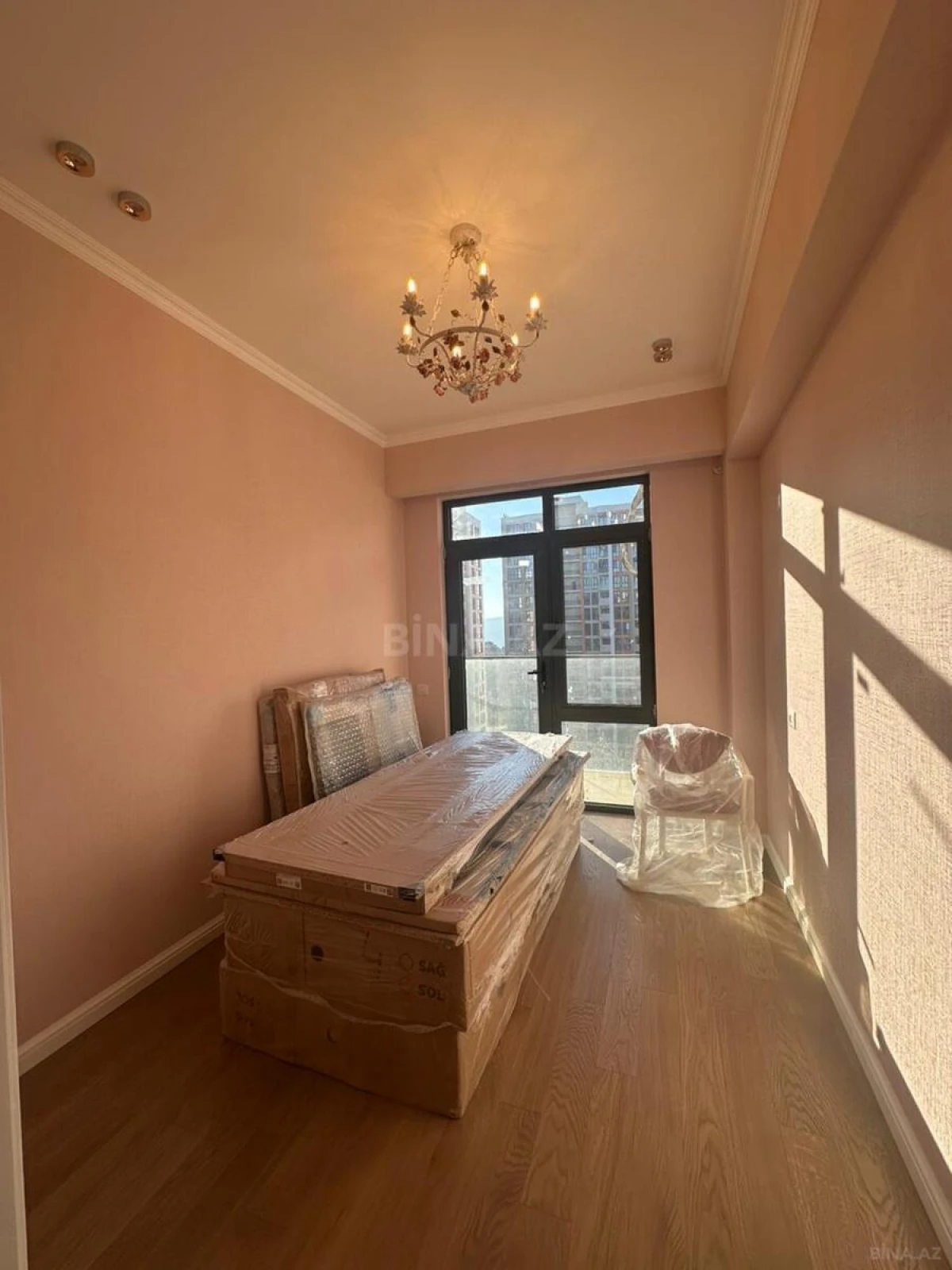 Satılır 4 otaqlı mənzil 120 m²