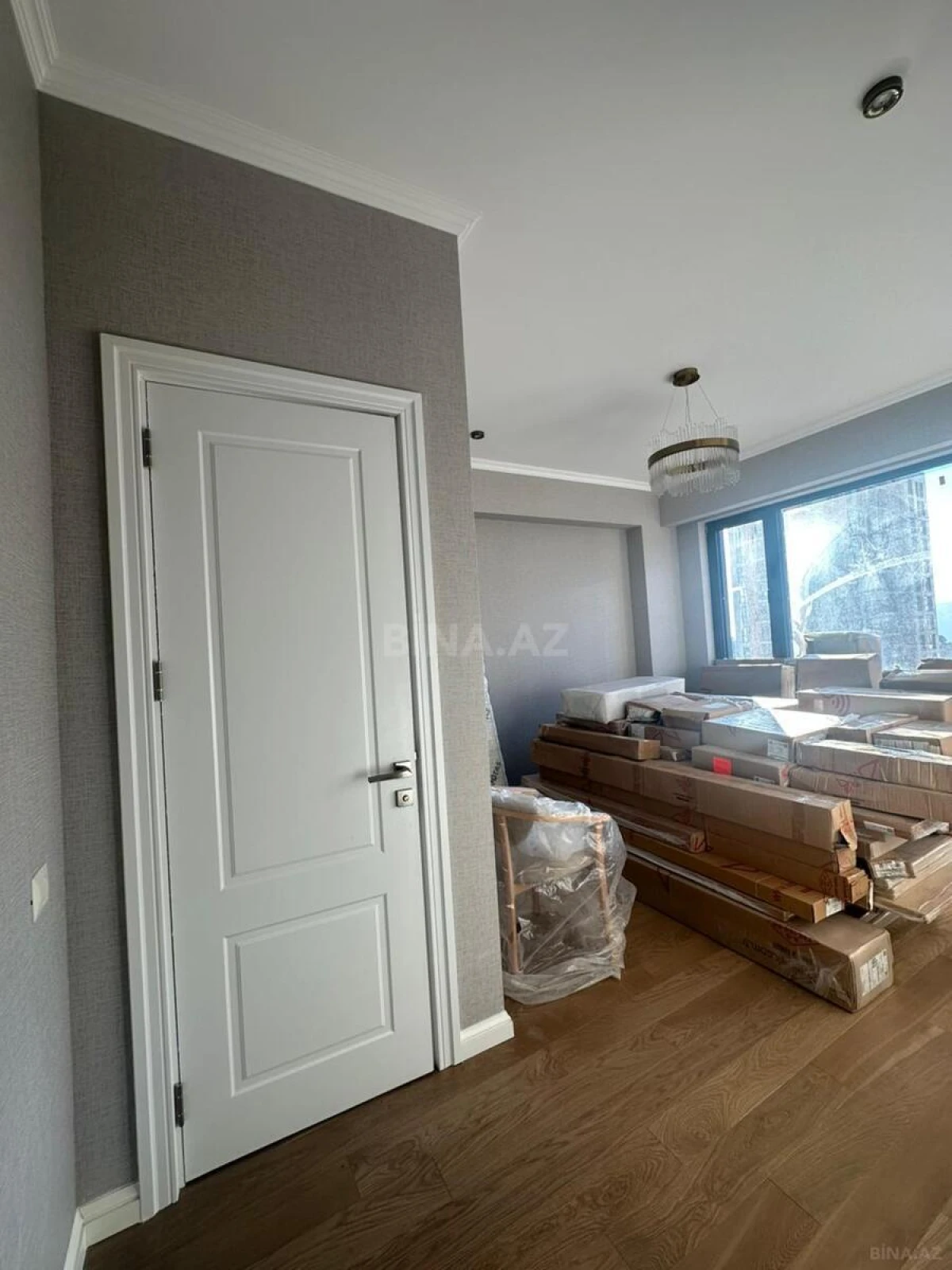 Satılır 4 otaqlı mənzil 120 m²
