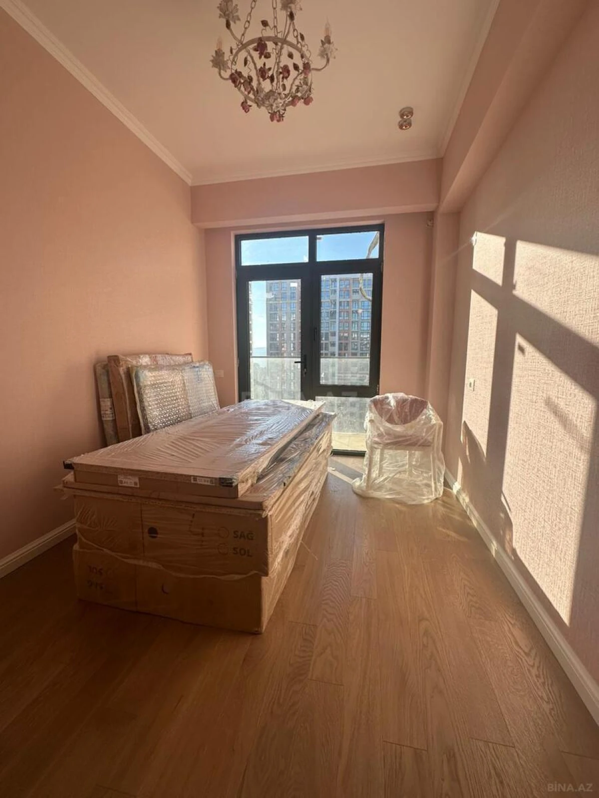 Satılır 4 otaqlı mənzil 120 m²