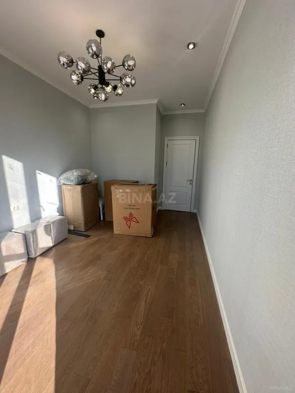 Satılır 4 otaqlı mənzil 120 m²